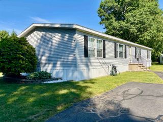 63 Oak Drive # 88, North Hampton, NH 03862