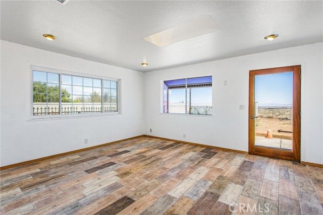 7045 Oak Hill Road, Oak Hills, CA 92344