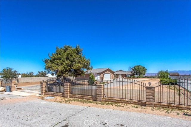 7045 Oak Hill Road, Oak Hills, CA 92344