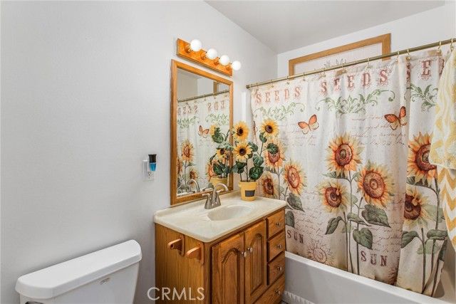 7045 Oak Hill Road, Oak Hills, CA 92344