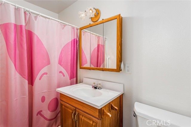 7045 Oak Hill Road, Oak Hills, CA 92344