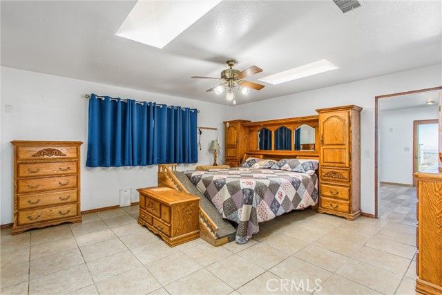 7045 Oak Hill Road, Oak Hills, CA 92344