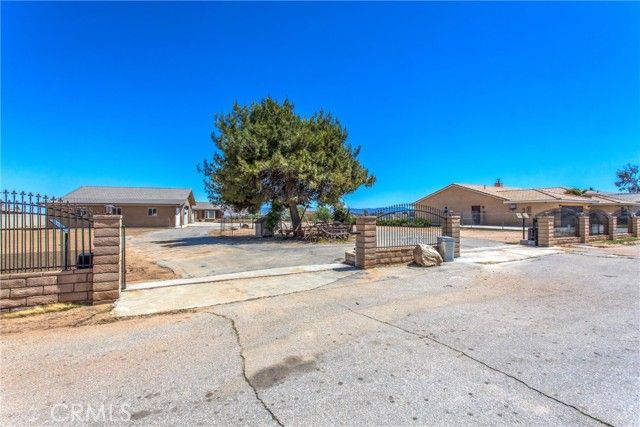 7045 Oak Hill Road, Oak Hills, CA 92344