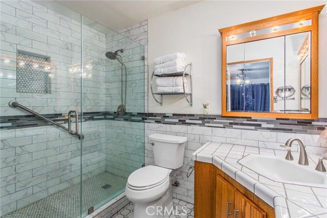 7045 Oak Hill Road, Oak Hills, CA 92344