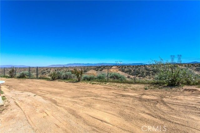 7045 Oak Hill Road, Oak Hills, CA 92344