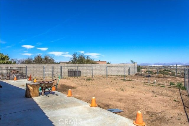 7045 Oak Hill Road, Oak Hills, CA 92344