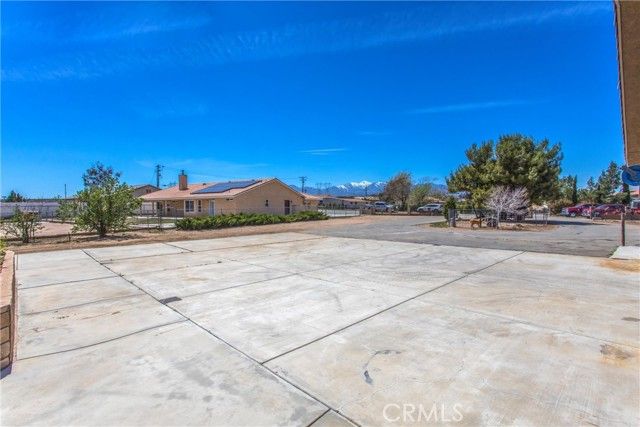 7045 Oak Hill Road, Oak Hills, CA 92344