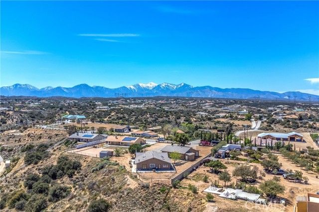 7045 Oak Hill Road, Oak Hills, CA 92344