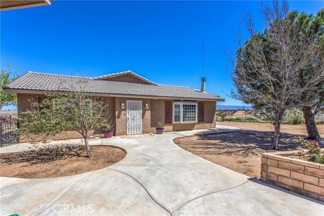 7045 Oak Hill Road, Oak Hills, CA 92344