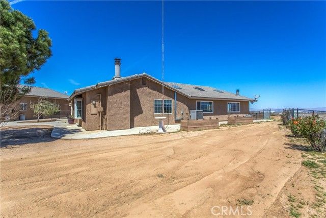 7045 Oak Hill Road, Oak Hills, CA 92344