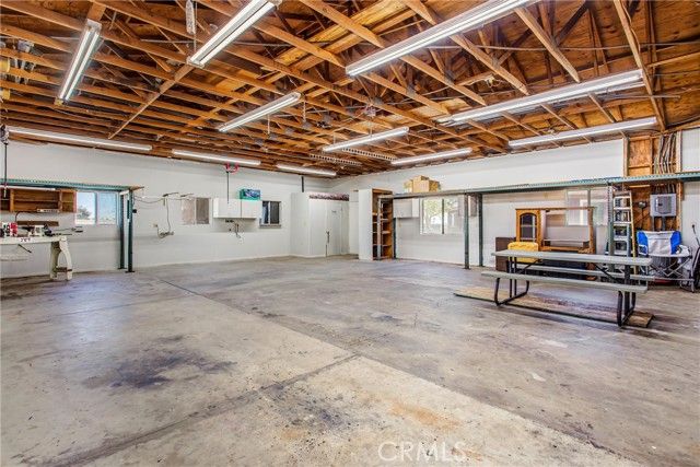 7045 Oak Hill Road, Oak Hills, CA 92344