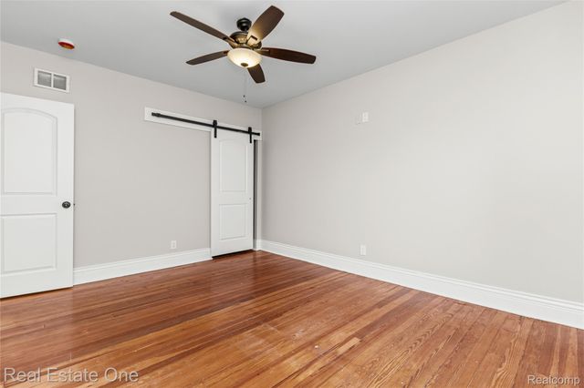 2493 Fischer, Detroit, MI 48214