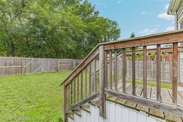 2493 Fischer, Detroit, MI 48214