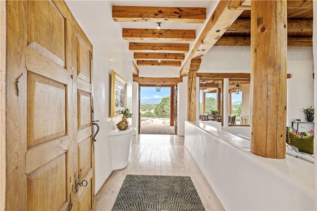22 Rising Moon, Santa Fe, NM 87506