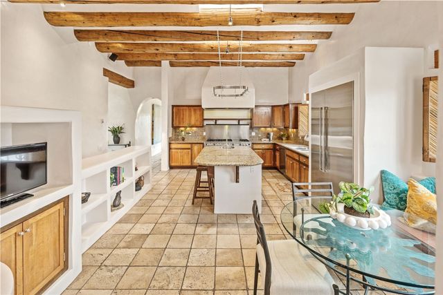 22 Rising Moon, Santa Fe, NM 87506