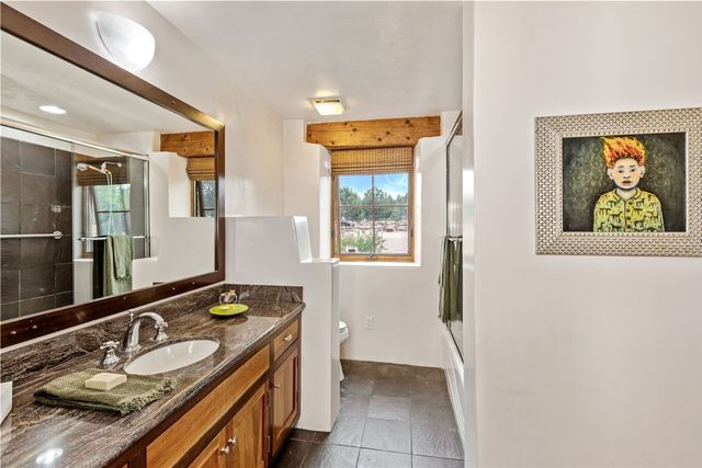 22 Rising Moon, Santa Fe, NM 87506