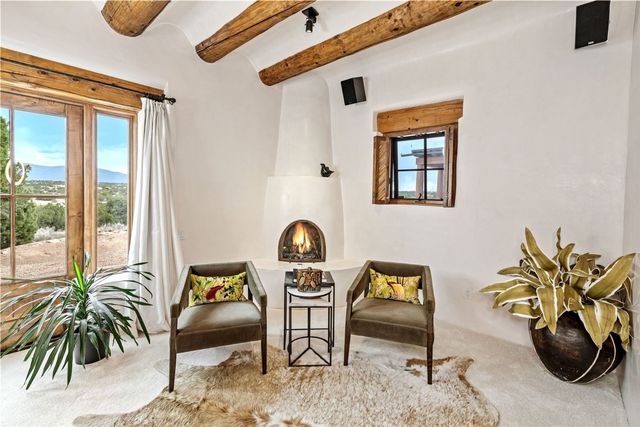 22 Rising Moon, Santa Fe, NM 87506