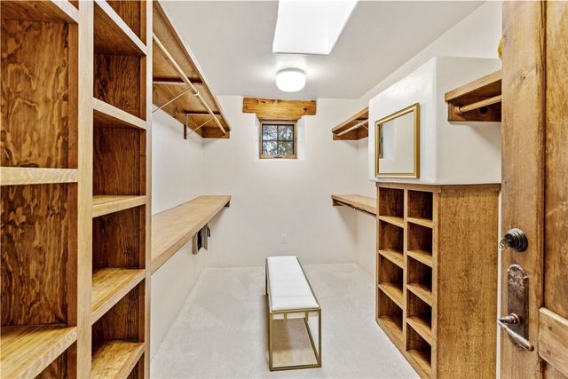 22 Rising Moon, Santa Fe, NM 87506