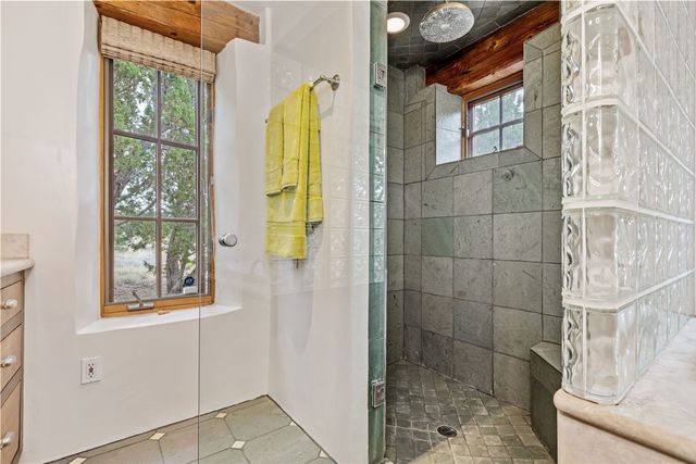 22 Rising Moon, Santa Fe, NM 87506