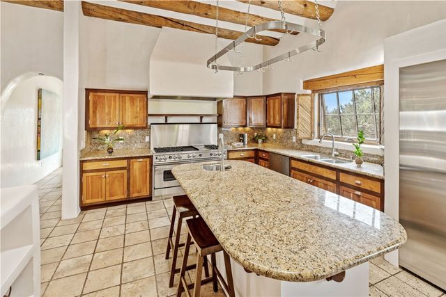 22 Rising Moon, Santa Fe, NM 87506
