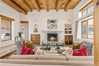 22 Rising Moon, Santa Fe, NM 87506