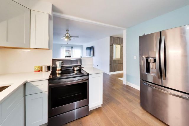 6359 N Ridge Avenue 302, Chicago, IL 60660