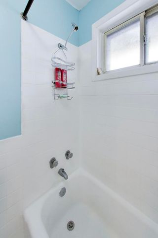 6359 N Ridge Avenue 302, Chicago, IL 60660