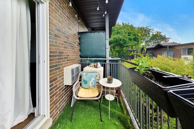6359 N Ridge Avenue 302, Chicago, IL 60660