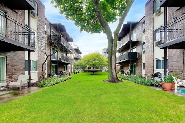 6359 N Ridge Avenue 302, Chicago, IL 60660