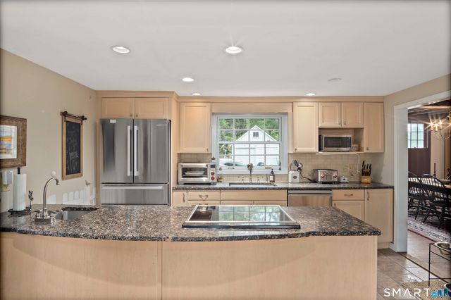 6 Canterbury Turnpike, Norwich, CT 06360