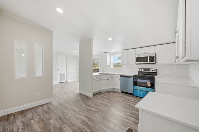 103 Christi Drive, Southmayd, TX 76268