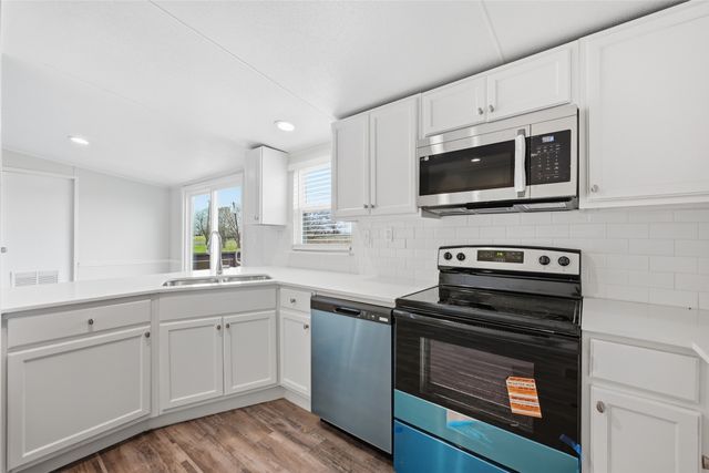 103 Christi Drive, Southmayd, TX 76268