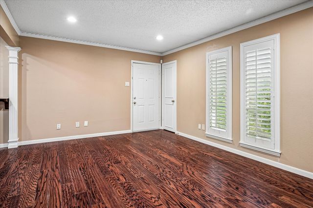 5084 Matilda Street 218, Dallas, TX 75206
