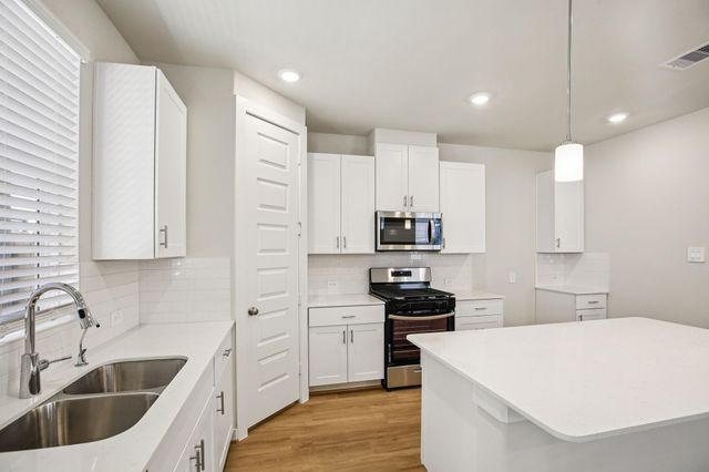 708 Sand Dollar Drive, Kemah, TX 77565
