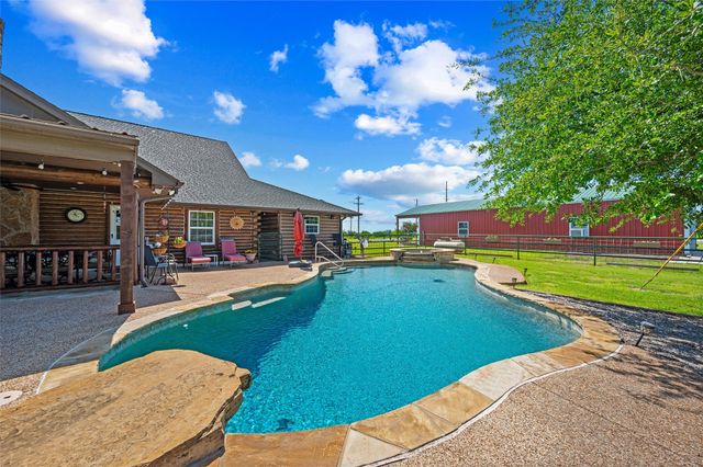 7301 Comer Lane, Weatherford, TX 76085