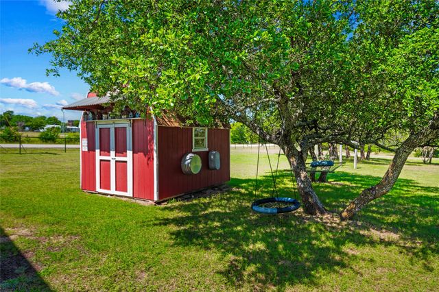 7301 Comer Lane, Weatherford, TX 76085