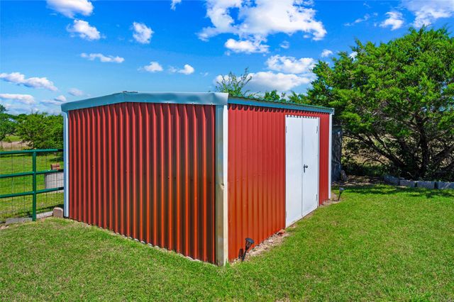 7301 Comer Lane, Weatherford, TX 76085