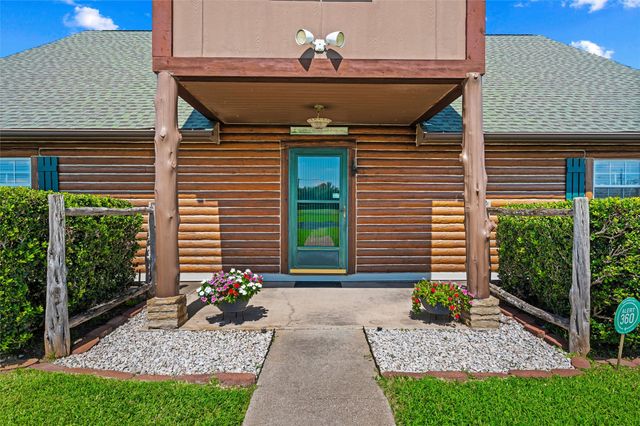 7301 Comer Lane, Weatherford, TX 76085