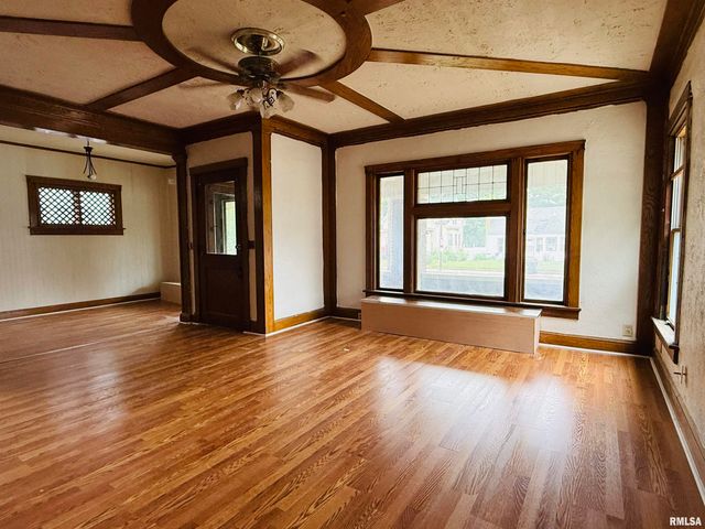 2141 N PROSPECT Road, Peoria, IL 61603