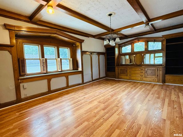 2141 N PROSPECT Road, Peoria, IL 61603