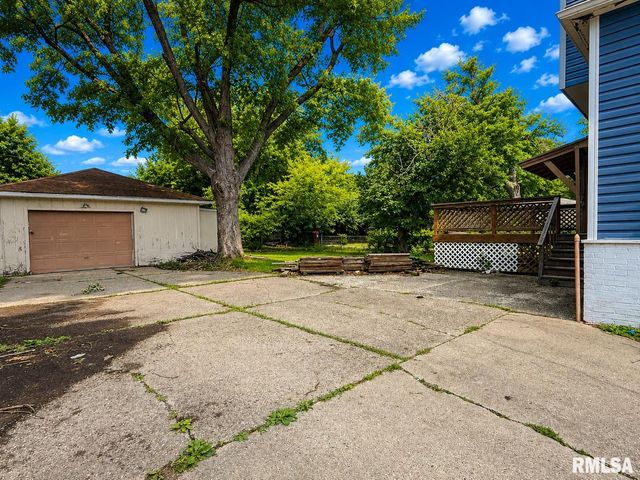 2141 N PROSPECT Road, Peoria, IL 61603