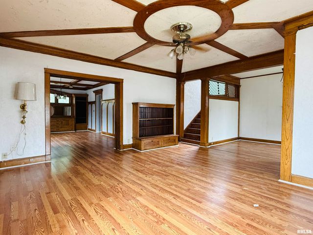 2141 N PROSPECT Road, Peoria, IL 61603