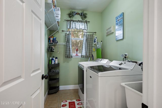 15 Rodeo Drive, Jackson, NJ 08527