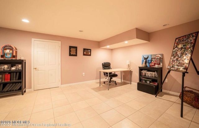 15 Rodeo Drive, Jackson, NJ 08527