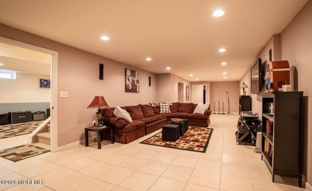 15 Rodeo Drive, Jackson, NJ 08527