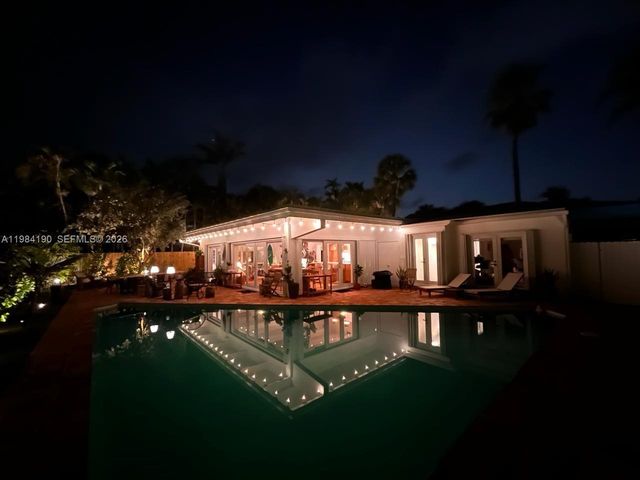 240 Greenwood Dr 240, Key Biscayne, FL 33149