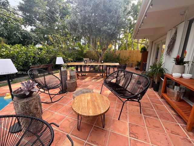 240 Greenwood Dr 240, Key Biscayne, FL 33149