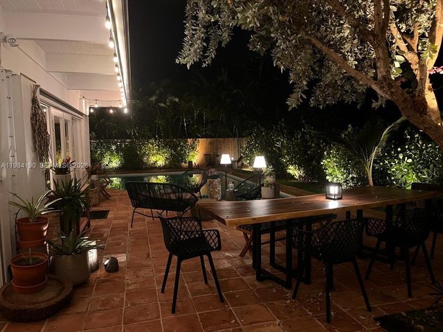 240 Greenwood Dr 240, Key Biscayne, FL 33149