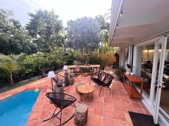 240 Greenwood Dr 240, Key Biscayne, FL 33149