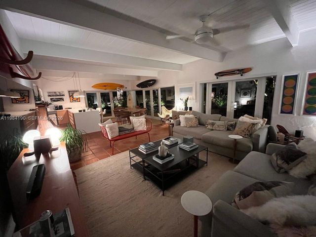 240 Greenwood Dr 240, Key Biscayne, FL 33149